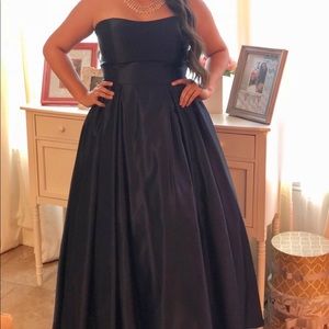 Betsy Adams Formal Dress w pockets